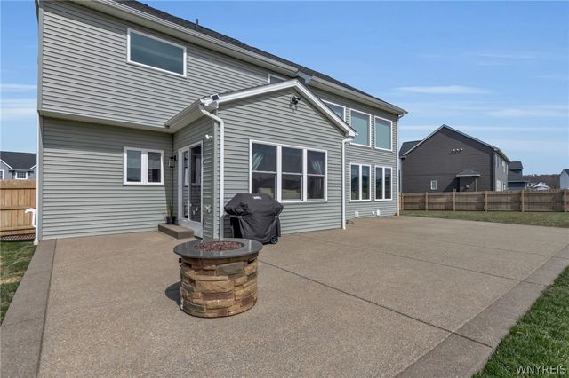 3347 Cross Creek, Hamburg, NY 14075