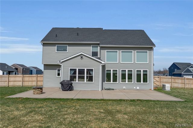 3347 Cross Creek, Hamburg, NY 14075