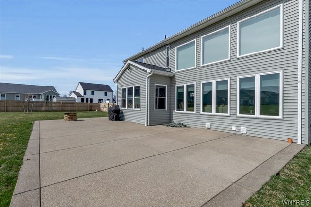 3347 Cross Creek, Hamburg, NY 14075