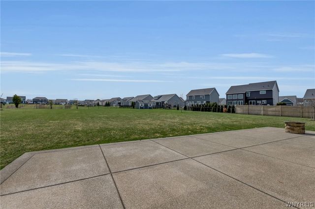 3347 Cross Creek, Hamburg, NY 14075