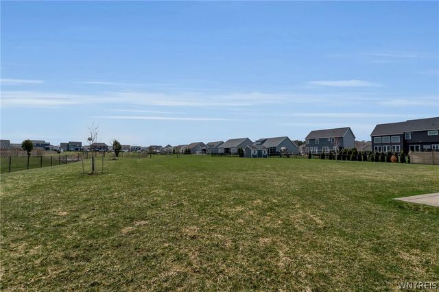 3347 Cross Creek, Hamburg, NY 14075