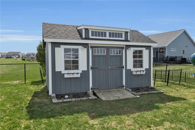 3347 Cross Creek, Hamburg, NY 14075