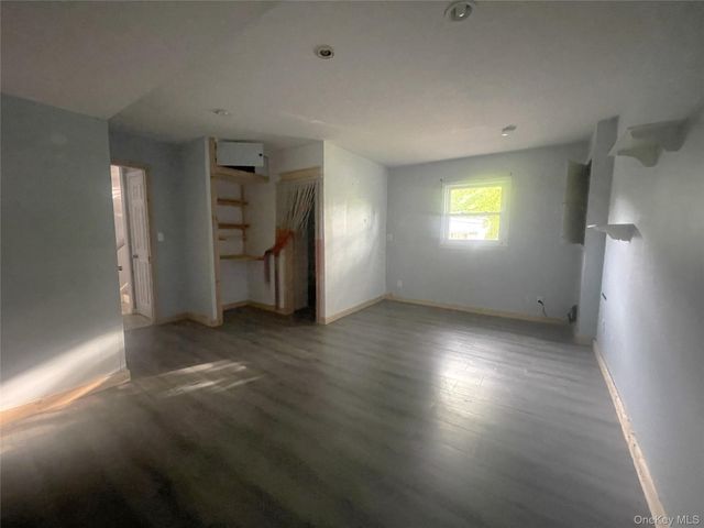 712 Manette Lane, Valley Cottage, NY 10989