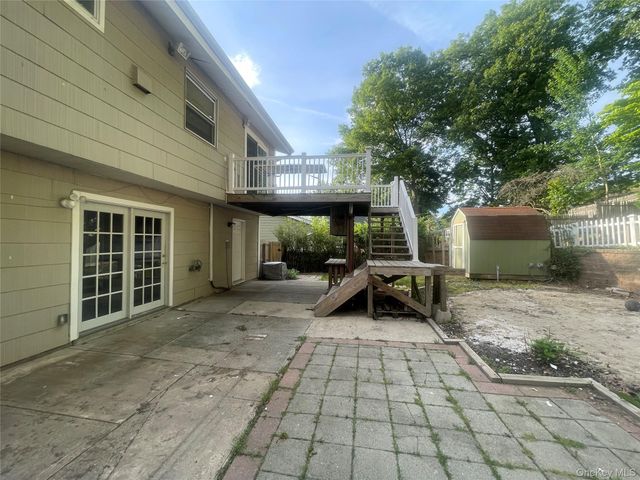 712 Manette Lane, Valley Cottage, NY 10989