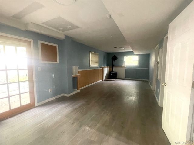 712 Manette Lane, Valley Cottage, NY 10989
