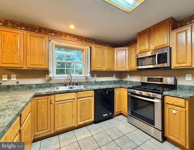 1317 JOANN DR, Millville, NJ 08332