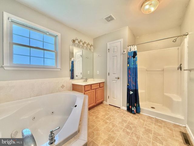 1317 JOANN DR, Millville, NJ 08332