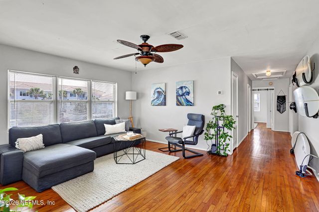 205 11TH Avenue N, Jacksonville Beach, FL 32250