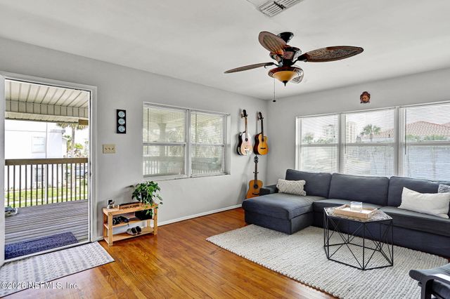 205 11TH Avenue N, Jacksonville Beach, FL 32250