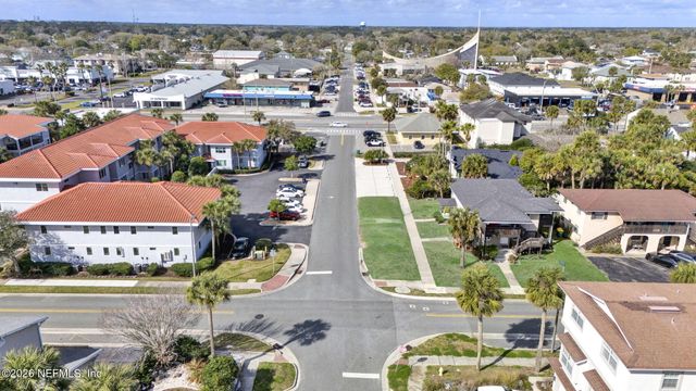 205 11TH Avenue N, Jacksonville Beach, FL 32250