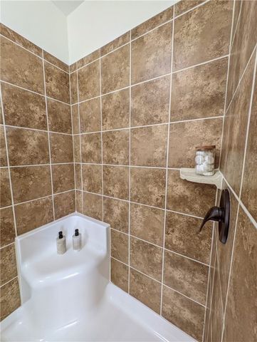 35 Schoolhouse Lane, Oneonta, NY 13820