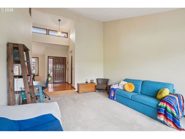 22735 Se NAOMI Dr, Damascus, OR 97089