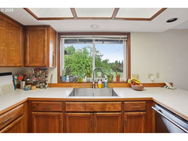 22735 Se NAOMI Dr, Damascus, OR 97089