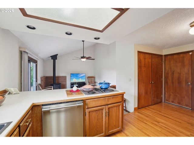 22735 Se NAOMI Dr, Damascus, OR 97089