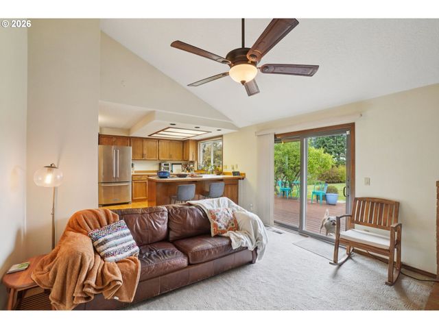 22735 Se NAOMI Dr, Damascus, OR 97089