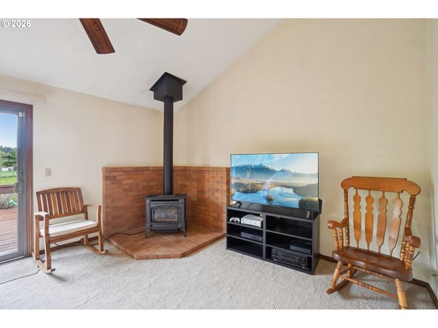 22735 Se NAOMI Dr, Damascus, OR 97089