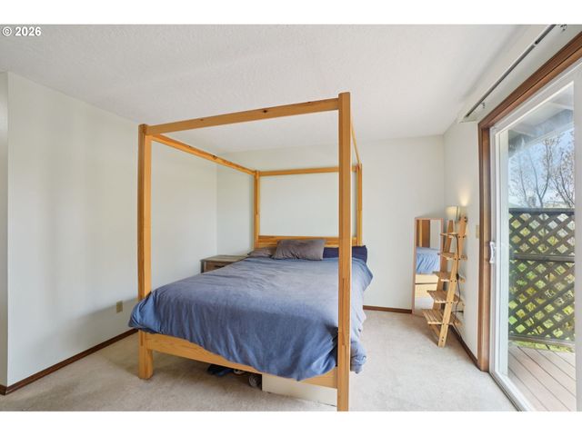 22735 Se NAOMI Dr, Damascus, OR 97089