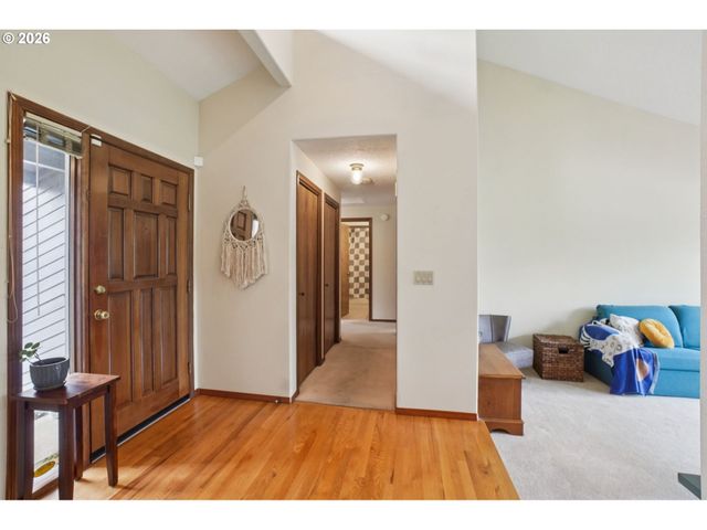 22735 Se NAOMI Dr, Damascus, OR 97089