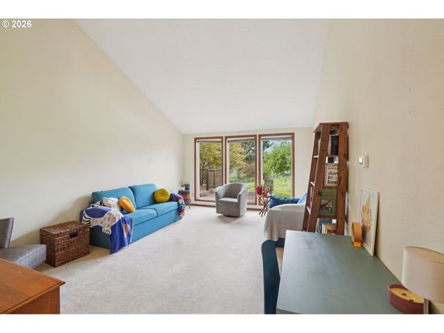 22735 Se NAOMI Dr, Damascus, OR 97089