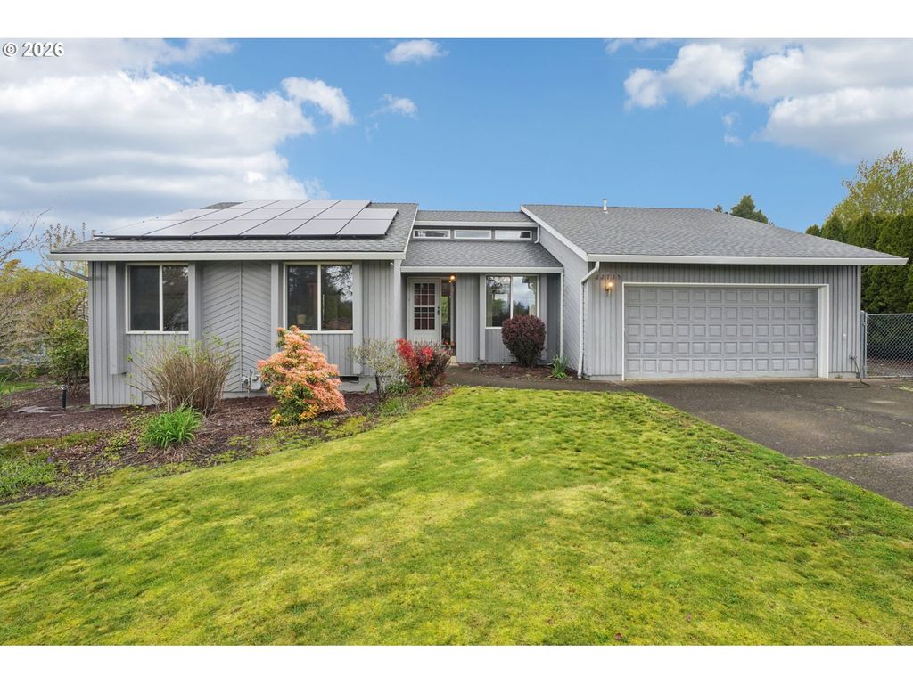 22735 Se NAOMI Dr, Damascus, OR 97089