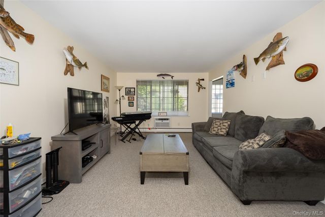 8 Foxwood Drive 8, Pleasantville, NY 10570