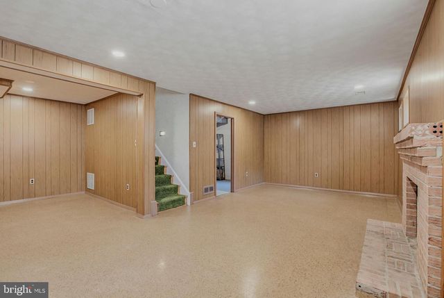 2827 VIXEN LN, Silver Spring, MD 20906