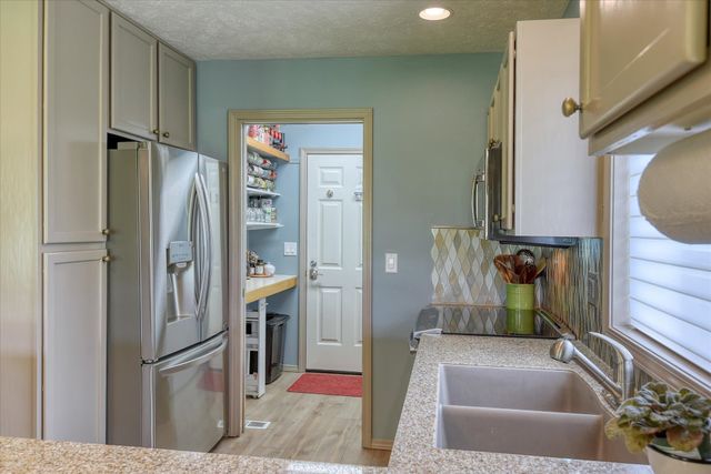 311 S Calvin Ln, Spokane Valley, WA 99216