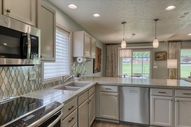 311 S Calvin Ln, Spokane Valley, WA 99216