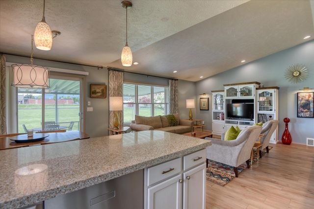 311 S Calvin Ln, Spokane Valley, WA 99216