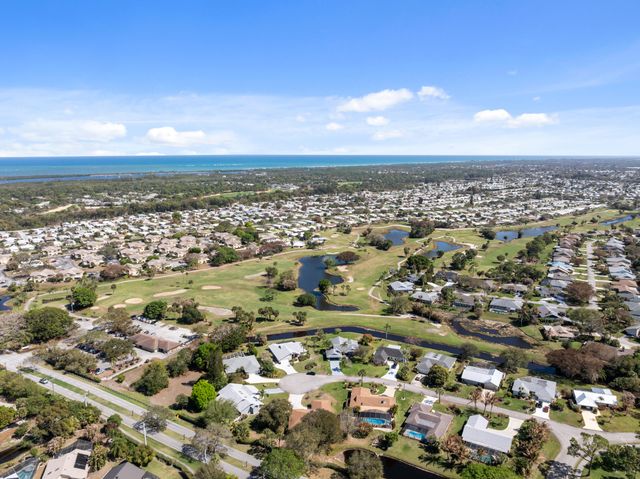 6581 SE Nantucket Court, Hobe Sound, FL 33455