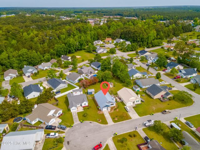 823 S Dogwood Lane, Swansboro, NC 28584