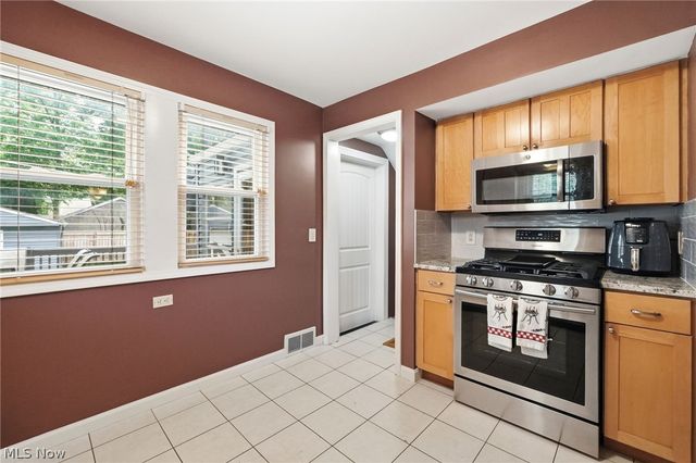 9704 Elsmere Drive, Parma, OH 44130