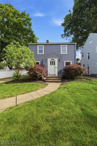 9704 Elsmere Drive, Parma, OH 44130