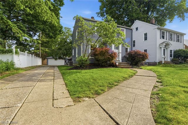 9704 Elsmere Drive, Parma, OH 44130