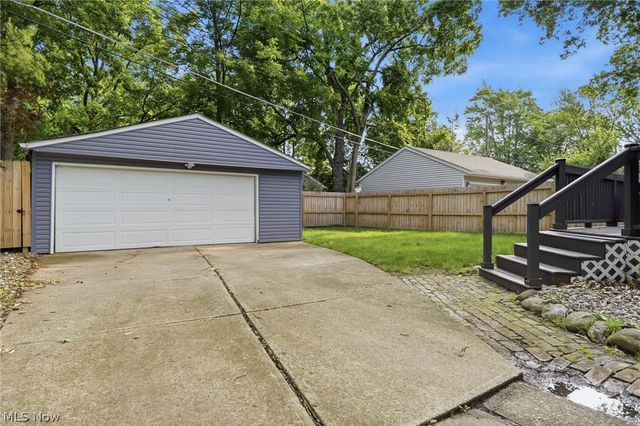 9704 Elsmere Drive, Parma, OH 44130