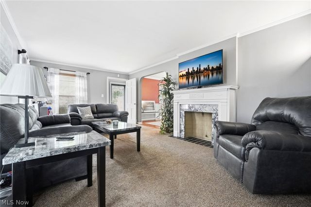 9704 Elsmere Drive, Parma, OH 44130