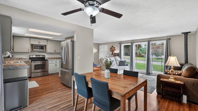 15312 N Sheridan St, Mead, WA 99021