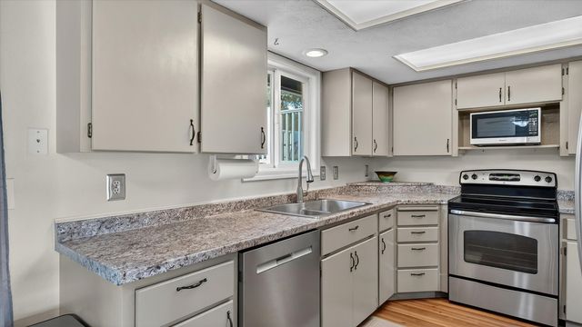 15312 N Sheridan St, Mead, WA 99021