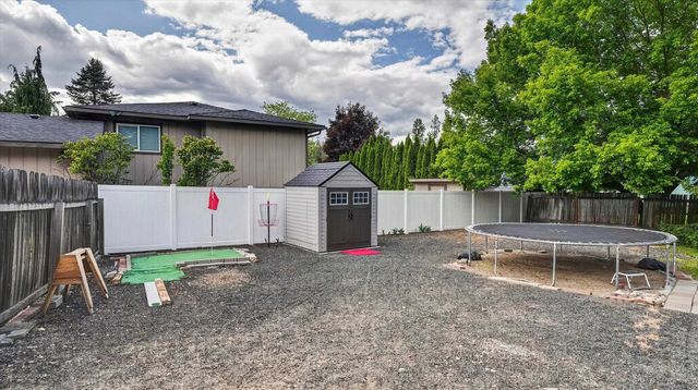 15312 N Sheridan St, Mead, WA 99021