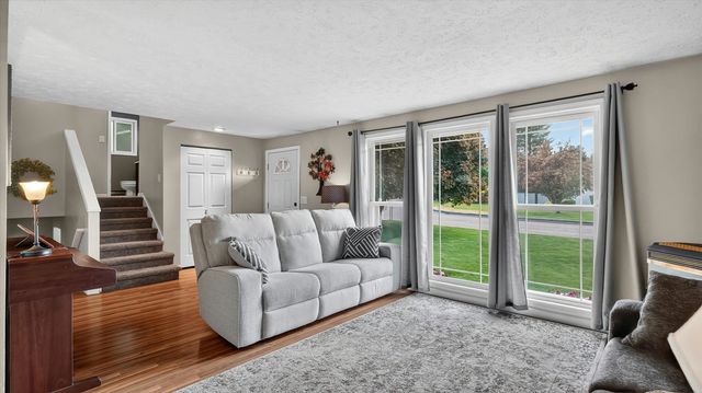 15312 N Sheridan St, Mead, WA 99021