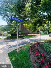 5 MULLINGAR CT #201, Lutherville Timonium, MD 21093