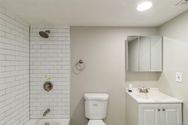 655 Middle Country Road 4D1, Coram, NY 11727