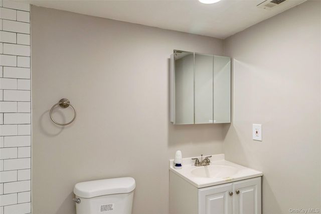 655 Middle Country Road 4D1, Coram, NY 11727