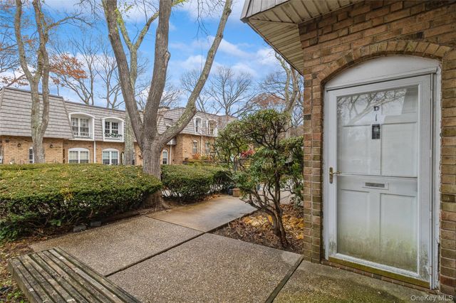 655 Middle Country Road 4D1, Coram, NY 11727