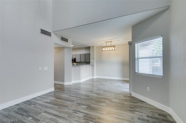 2001 Jade Creek Street 105, Las Vegas, NV 89117