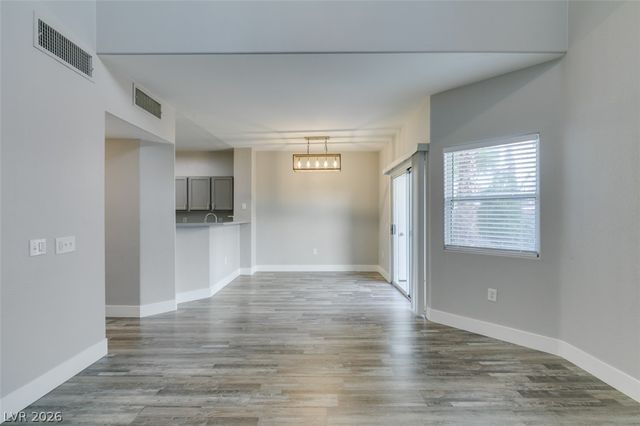 2001 Jade Creek Street 105, Las Vegas, NV 89117