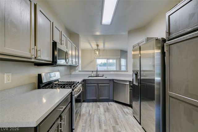 2001 Jade Creek Street 105, Las Vegas, NV 89117