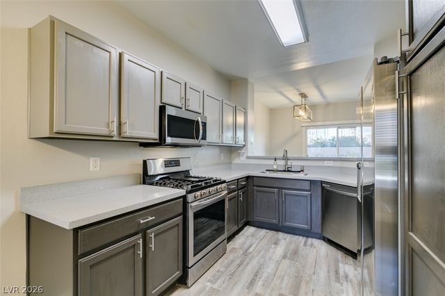 2001 Jade Creek Street 105, Las Vegas, NV 89117