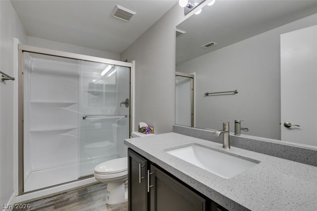 2001 Jade Creek Street 105, Las Vegas, NV 89117