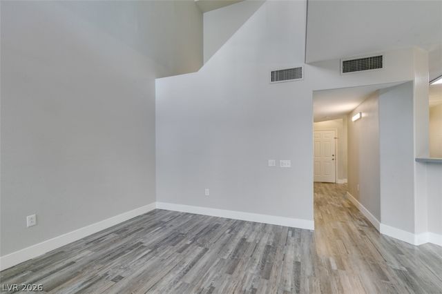 2001 Jade Creek Street 105, Las Vegas, NV 89117